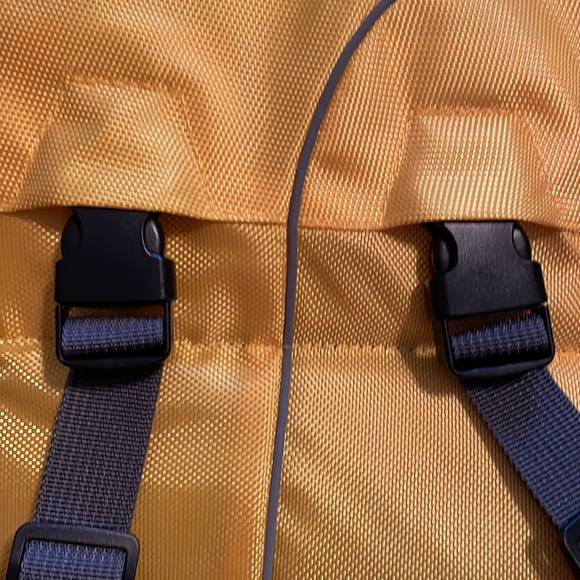 ⭐️Host Pick⭐️ Sydney & Co. London dog life jacket in yellow NWT - Picture 6 of 11